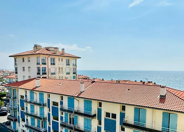 Vue de l'Océan à la forêt, la plage à vos pieds