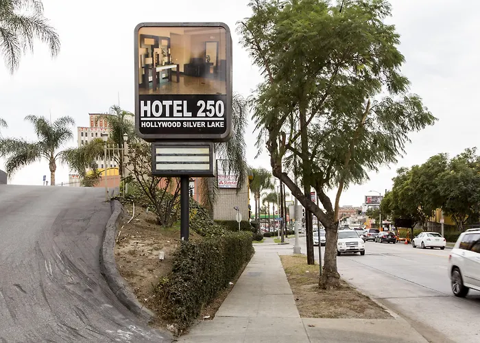 Motels Silver Lake