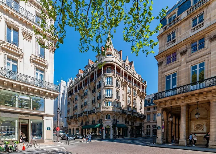 La Clef Louvre Paris By The Crest Collection