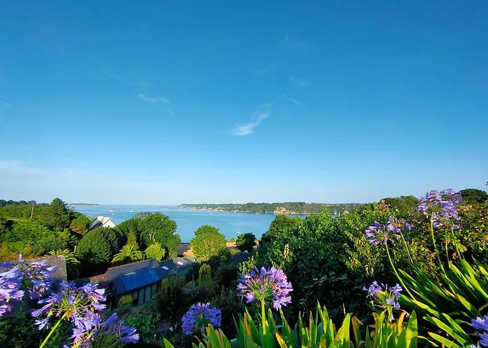 Jolie maison avec jardin a 1km de la plage