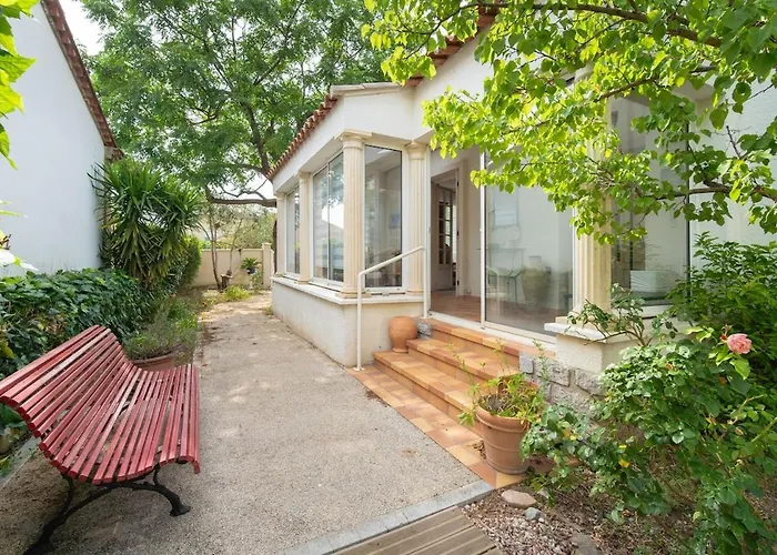 Chalet à louer Les Jardins De L'Agdal Située Proche Montpellier PARKING Privatif
