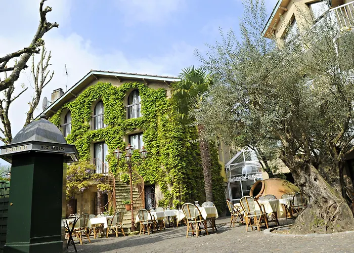Hôtel avec vue: Logis Hotel Noemys Gradignan