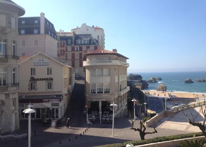 Le Petit Hotel