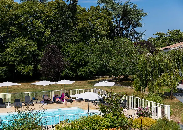 Logis LE RABELAIS Hôtel- Restaurant - SPA