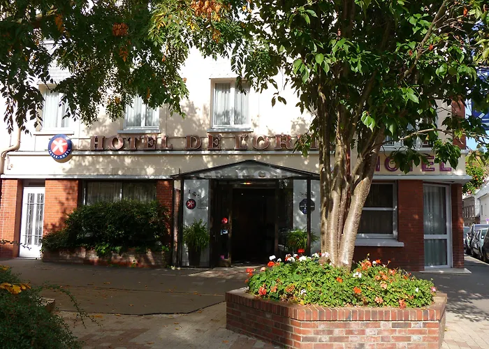 Hôtel de l'Orme, Akena