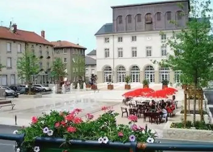 Hôtel Logis Le Bourbon