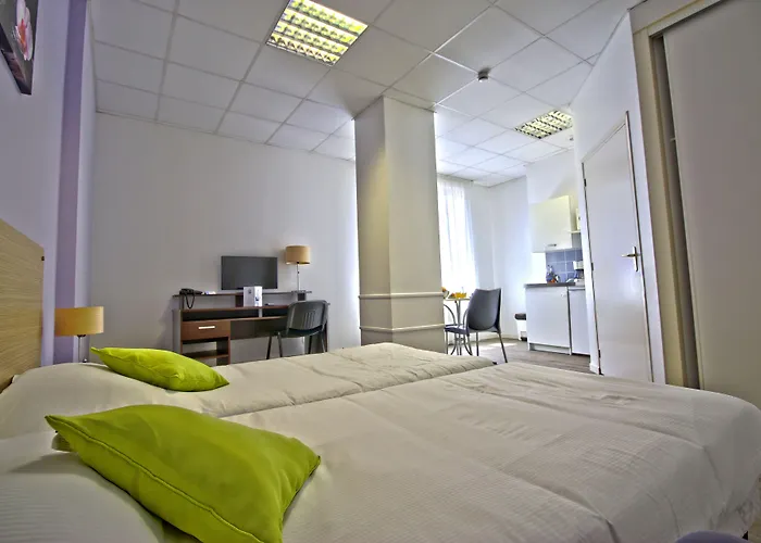 Hotel pres du College: KOSY Appart'Hôtels - Le Cours Moreau