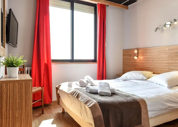 Logis Hôtel Restaurant Mar I Sol