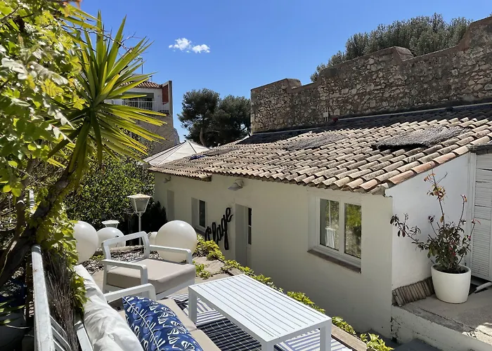 Hotel de La Plage - Mahogany