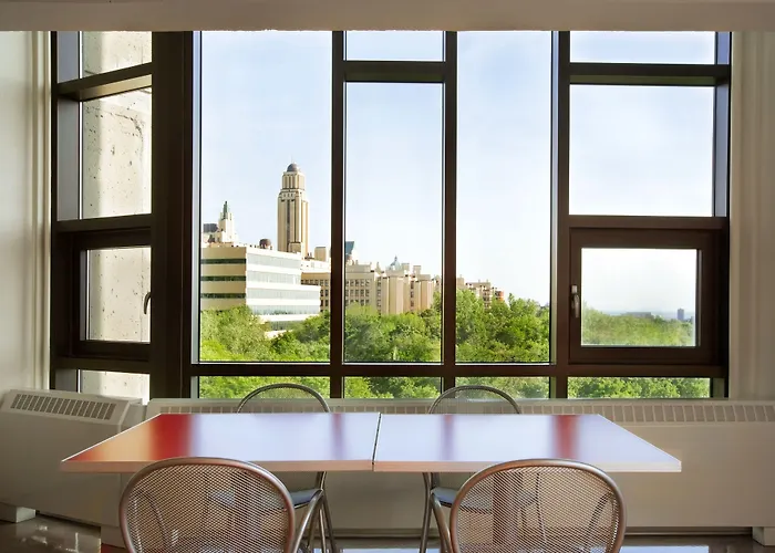  ZUM MTL Auberge D'été - Université De