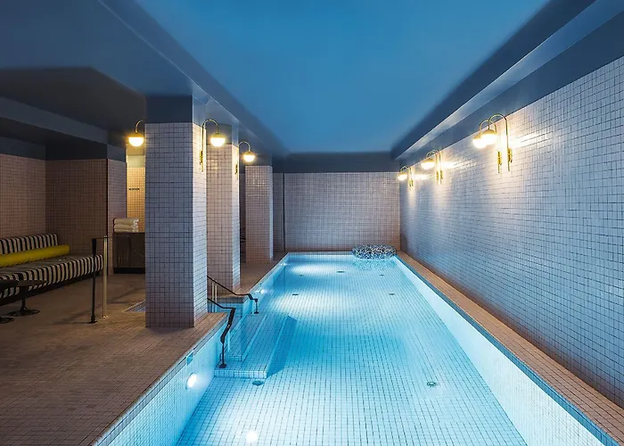 Hôtel avec piscine: Hôtel du Rond-point des Champs-Élysées - Esprit de France