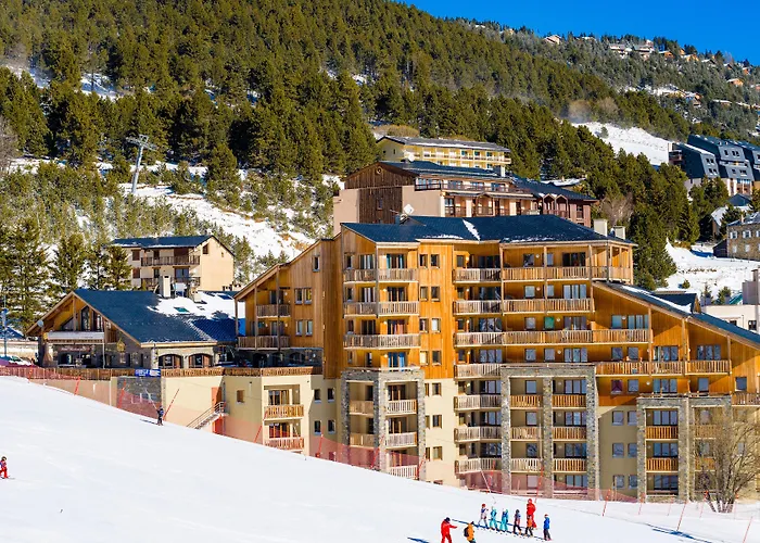 Hôtel 3 étoiles: Lagrange Vacances L'Orée des Cîmes