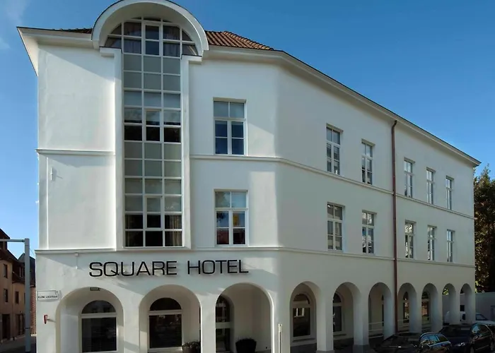 Square Hotel