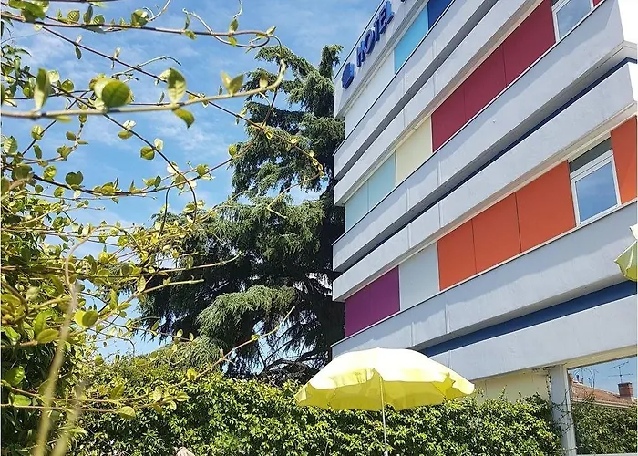 Hôtel pour familles: Privilège Hôtel&Apparts Eurociel Centre Comédie