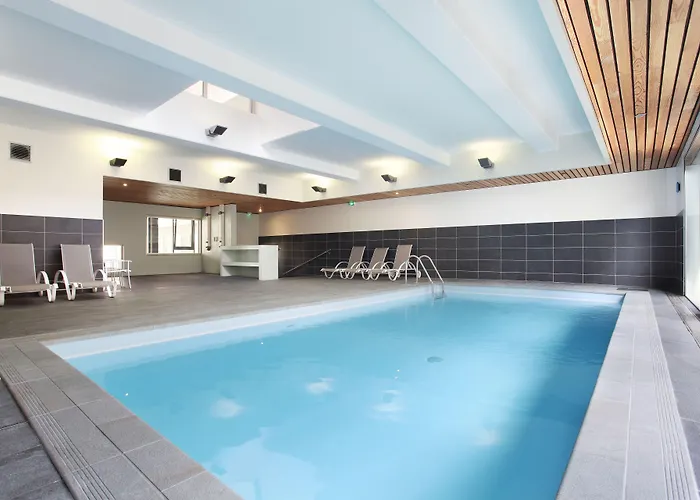 Hôtel avec piscine: Appart'hôtel Odalys Lyon Confluence