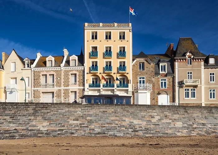 Ambassadeurs Logis Hotel