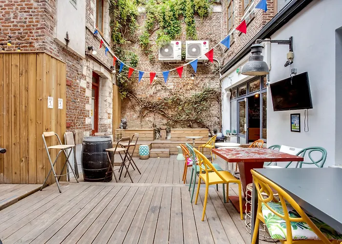 Hotel pres du College: The People - Lille