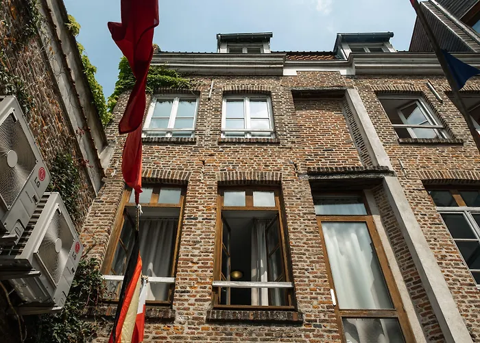 Hotel pres du College: The People - Lille
