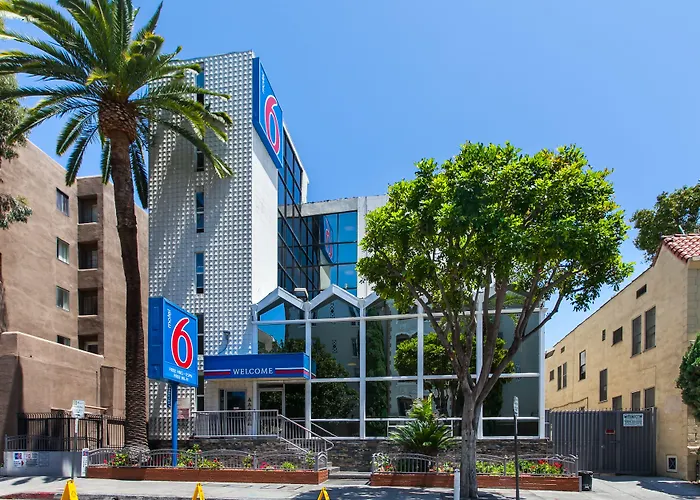 6 Hollywood