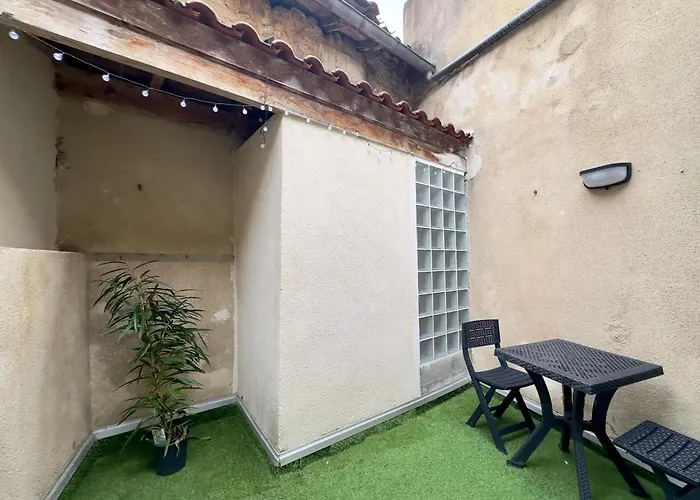 Idéal couples&pro - Patio extérieur- Proche centre ville et gare - Promenade au bord de la Charente - Parking à proximité - Wifi très haut debit - Équipement premium -Netflix