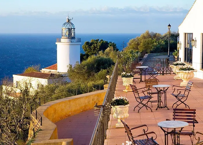  El Far Restaurant