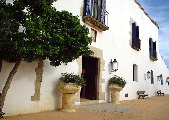  El Far Restaurant