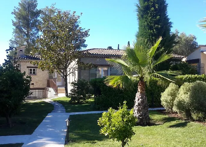 Hôtel avec tennis: Aux charmes de grasse