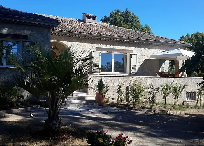 Hôtel avec tennis: Aux charmes de grasse
