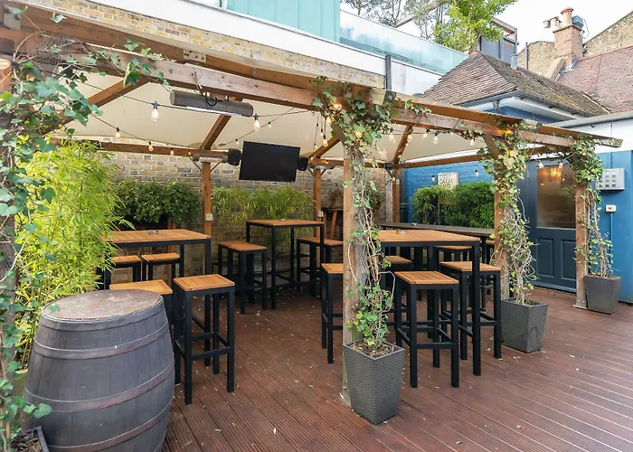 Bridge Pub & Rooms