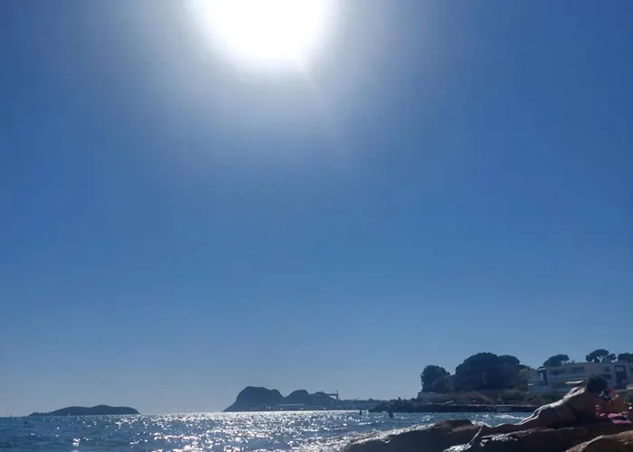 Le Mistral location