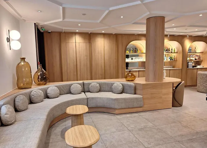 Mercure Arc De Triomphe Wagram