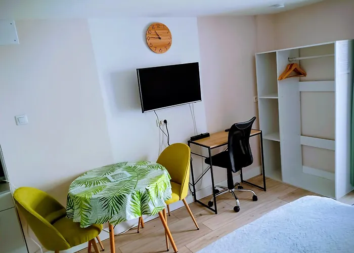 Chambre privée climatisée chez particulier, WIFI