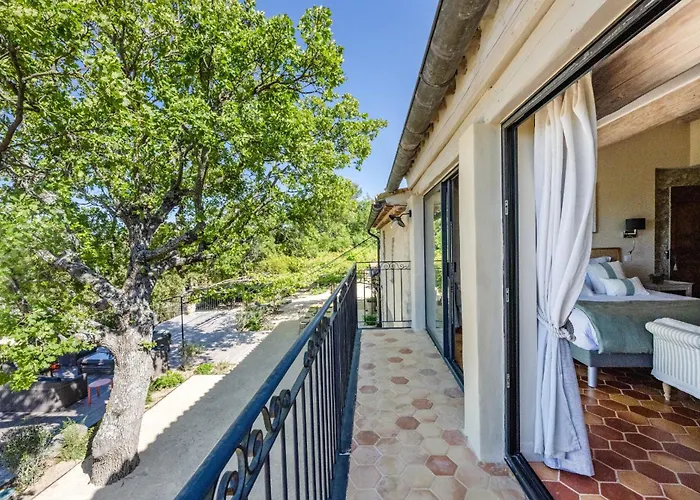 La Villa Des Cèdres