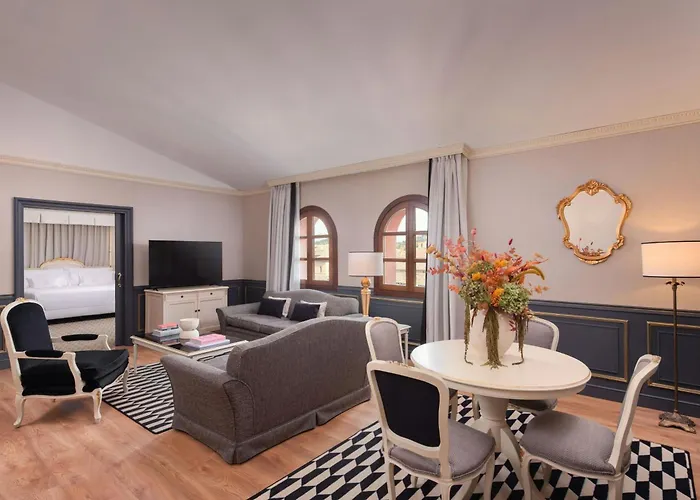 Hôtel-boutique: Eugenia de Montijo, Autograph Collection