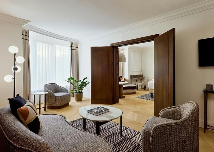  Paris Marriott Champs Elysees