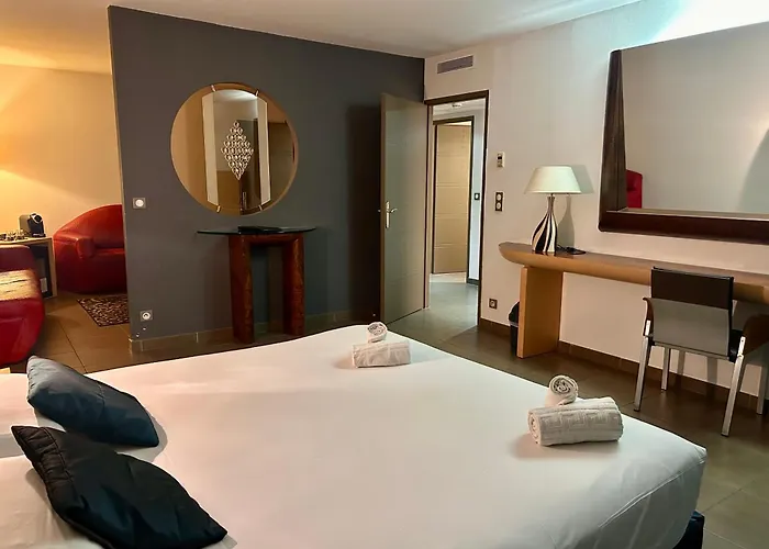 Hôtel 4 étoiles: Logis Hôtel La Fauceille