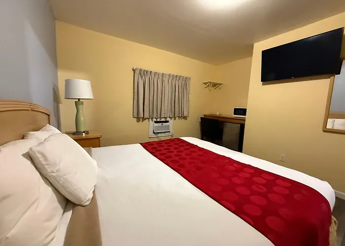 Motel: Crown Inn