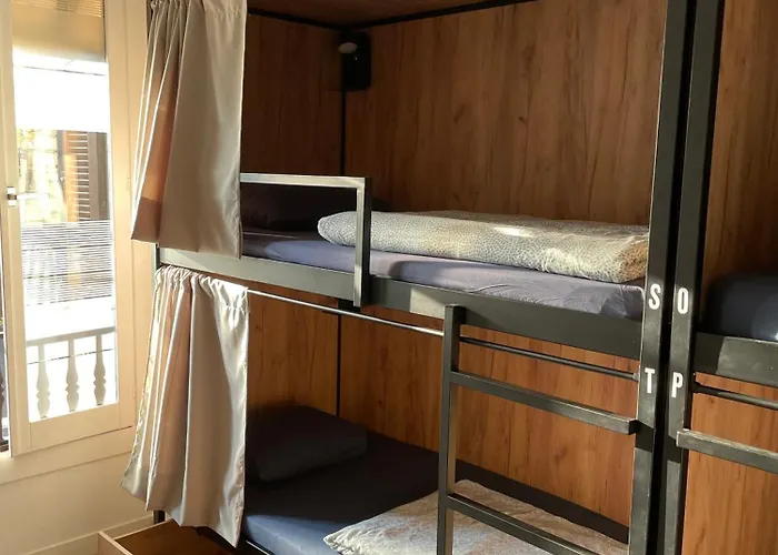 Hotel pres du College: Downtown River Hostel