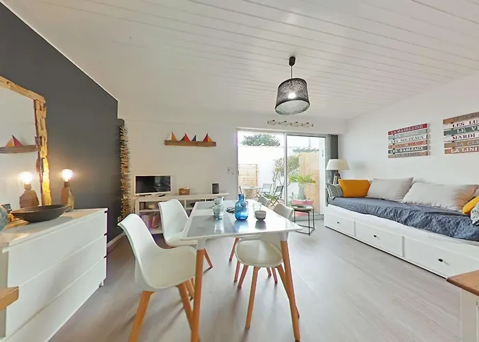 Studio rénové à 2 pas de la plage avec terrasse privée, parking et ménage inclus - Noirmoutier - FR-1-224B-36