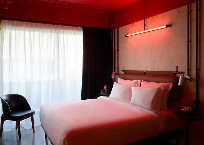 Hôtel Jacuzzi: Max Brown Hotel Downtown Part Of Sircle Collection Formally Known As Dave Red
