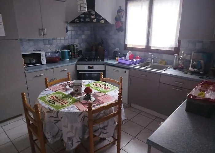 Chambre dans maison avec parking