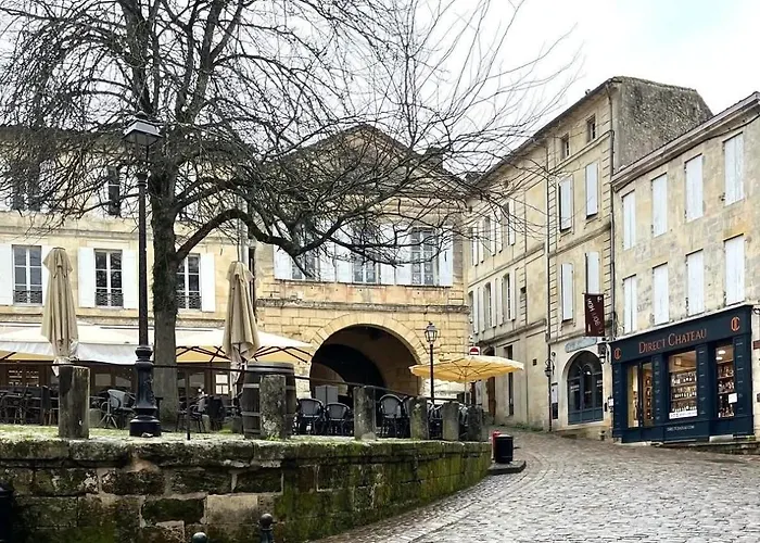 Maison De La Tour