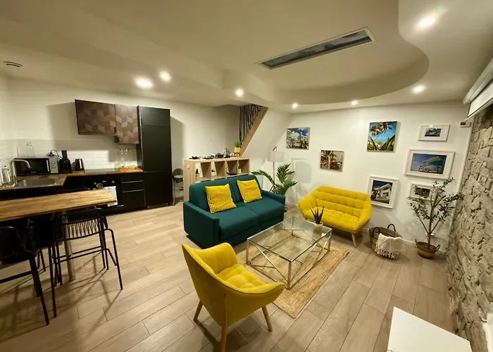 Hypercentre de Vienne appartement Miami écran de cinéma proche LYON
