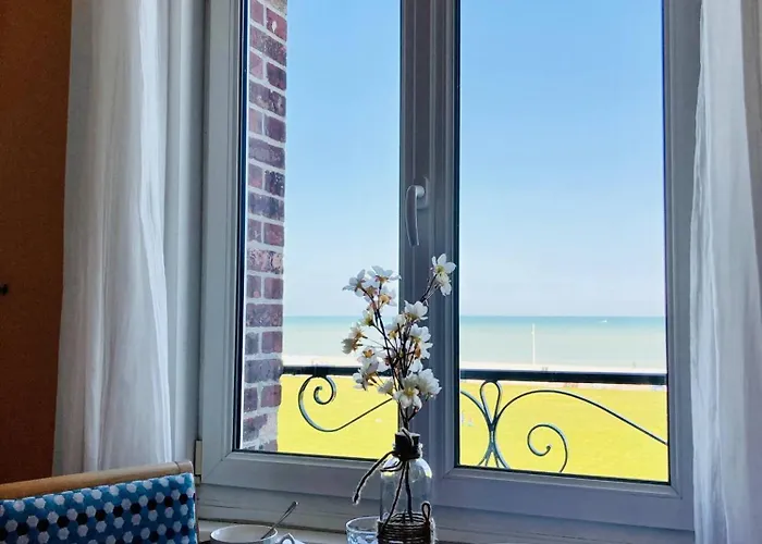 Les Pieds dans l'eau appartement vue mer