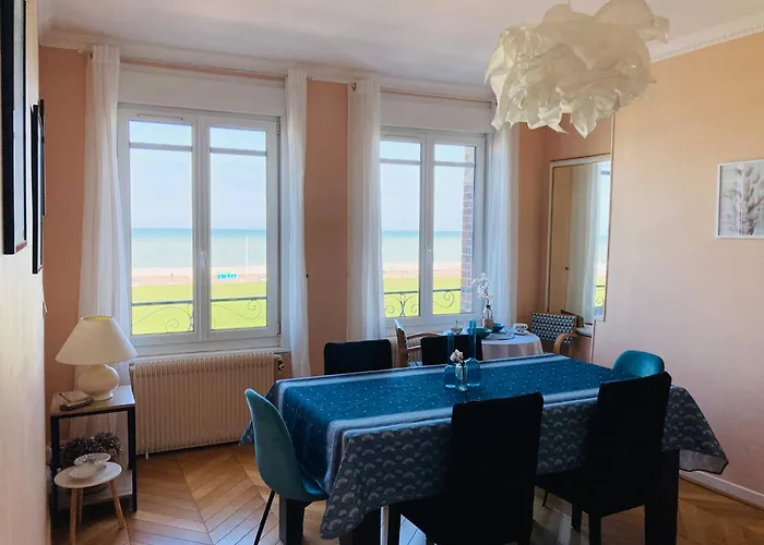 Les Pieds dans l'eau appartement vue mer