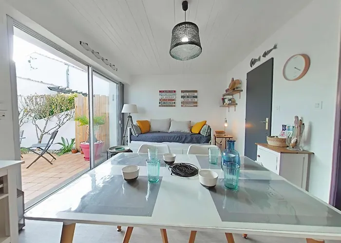 Studio rénové à 2 pas de la plage avec terrasse privée, parking et ménage inclus - Noirmoutier - FR-1-224B-36