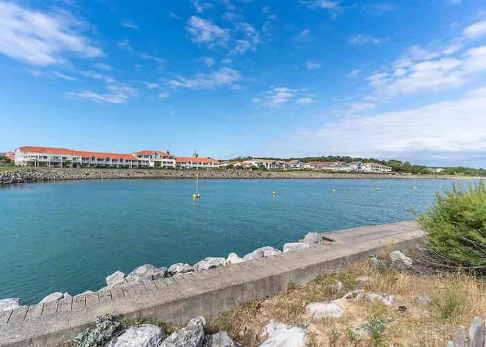 Appartement 4 pers, Pieds des Pistes Cyclables, Terrasse, BBQ, Proche Plages et Activités - FR-1-50-107