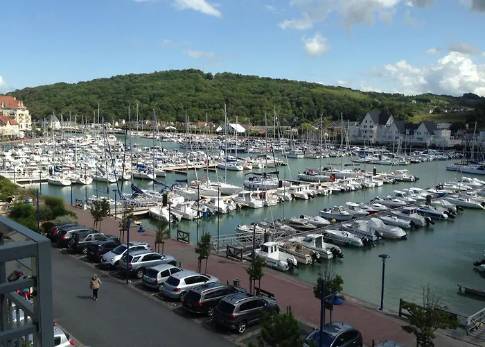 VILLA CATHY DUPLEX PLEIN SUD VUE PORT avec PISCINE INTERIEURE CHAUFFÉE