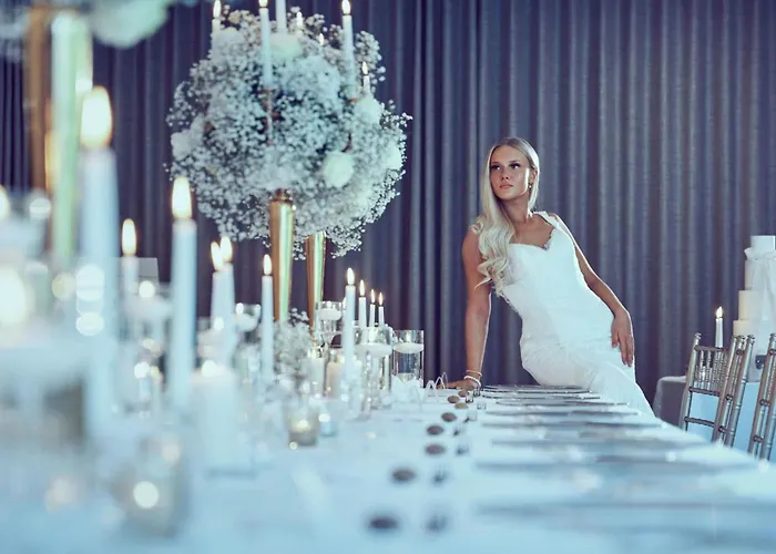 Glasshouse, Autograph Collection