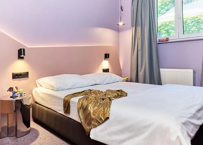 Stay Swanky Hostel